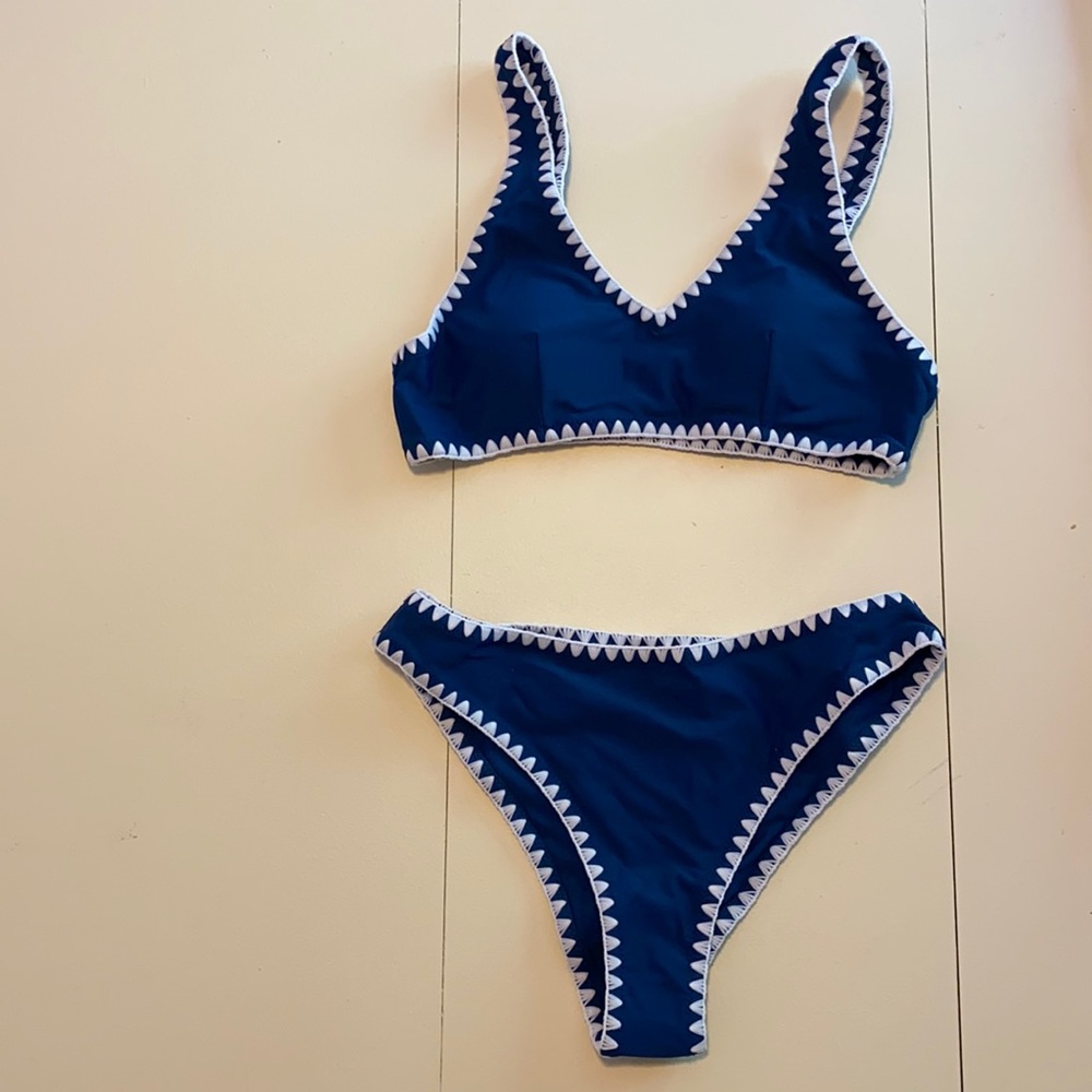 Blue and white Cupshe bikini
